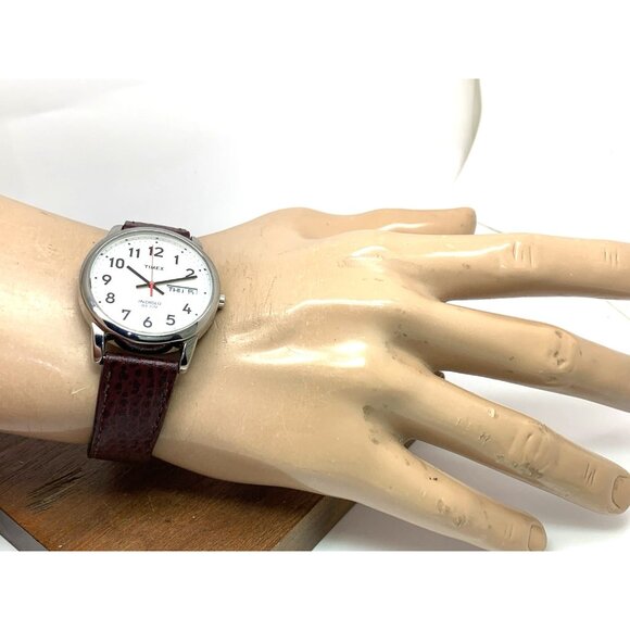 Timex Men's Watch T20041 Quartz Indiglo Silver Dial Day Date Leather Band 35mm - Picture 4 of 14